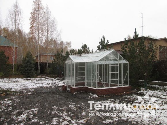 Теплица botanik T с мини-тамбуром под стекло (14 м²)