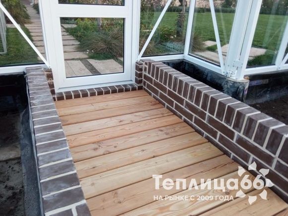 Теплица botanik T с мини-тамбуром под стекло (14 м²)