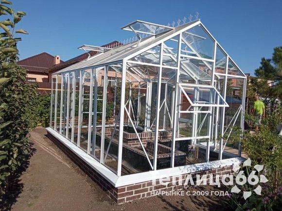Теплица botanik T с мини-тамбуром под стекло (14 м²)