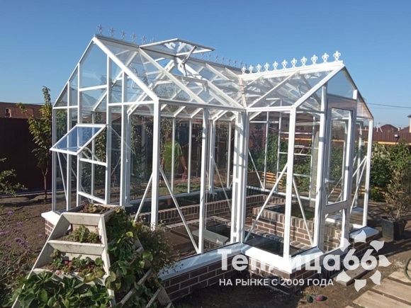 Теплица botanik T с мини-тамбуром под стекло (14 м²)