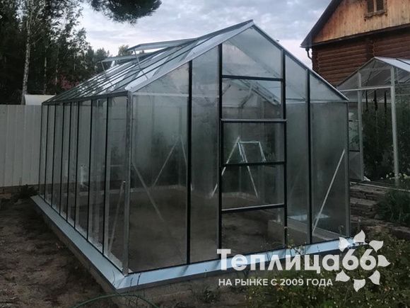 Теплица botanik T с мини-тамбуром под стекло (14 м²)