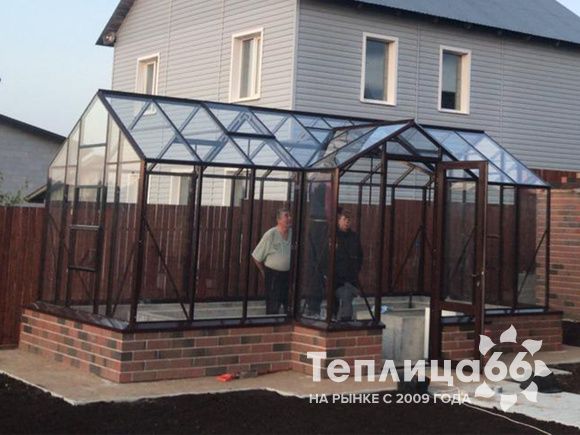 Теплица botanik T с мини-тамбуром под стекло (14 м²)