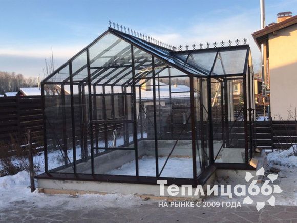 Теплица botanik T с мини-тамбуром под стекло (14 м²)