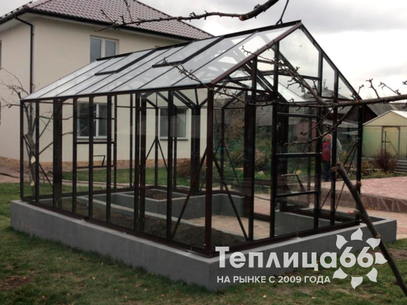 Теплица botanik T с мини-тамбуром под стекло (14 м²)