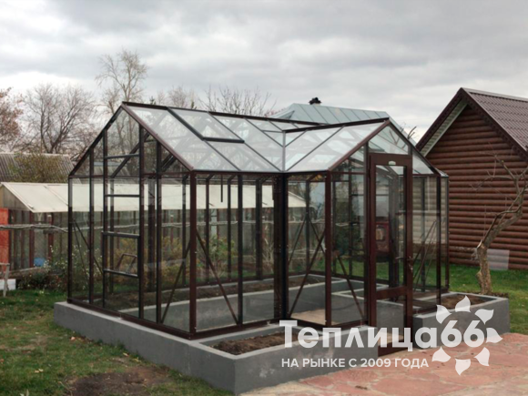 Теплица botanik T с мини-тамбуром под стекло (14 м²)