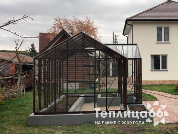 Теплица botanik T с мини-тамбуром под стекло (14 м²)