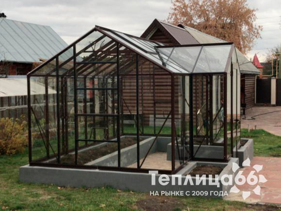 Теплица botanik T с мини-тамбуром под стекло (14 м²)