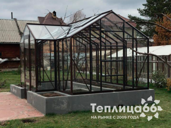 Теплица botanik T с мини-тамбуром под стекло (14 м²)